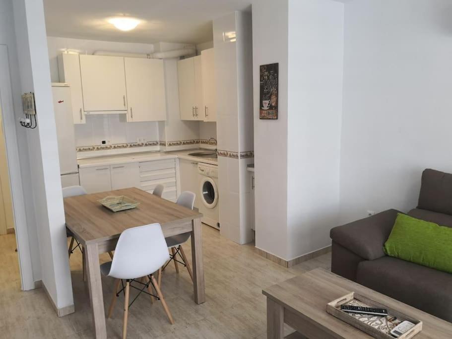 Apartamento Zona Playa En Roquetas Cerca De Bares Restaurantes Y Centro Comercial Roquetas de Mar Bagian luar foto