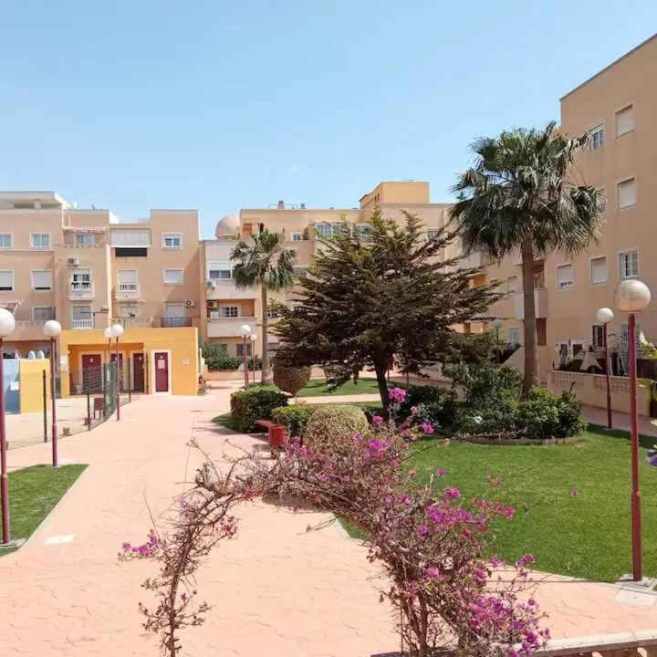 Apartamento Zona Playa En Roquetas Cerca De Bares Restaurantes Y Centro Comercial Roquetas de Mar Bagian luar foto